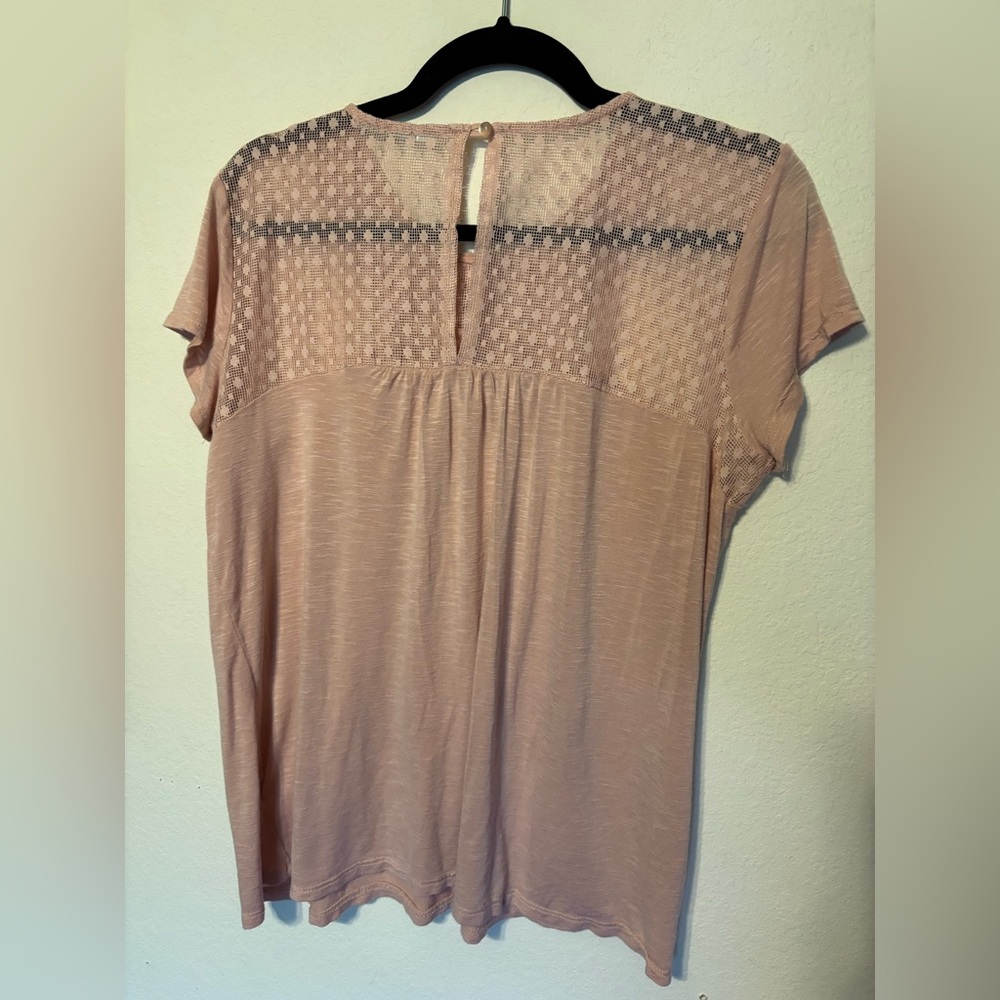 Maurices Blush Pink Crochet Yoke Boho Tee Top Like New Large - Picture 4 of 6